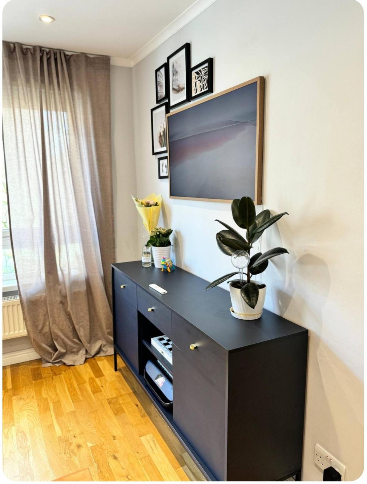 Two Bedroom Flat In The Heart Of London Exteriör bild